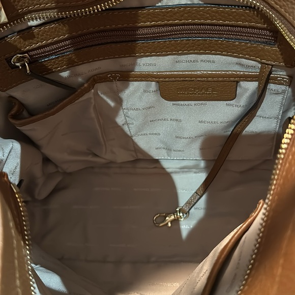 Authentic Michael Kors Bedford Belted Venus Leather Shoulder Bag in Luggage, EUC - Picture 13 of 16